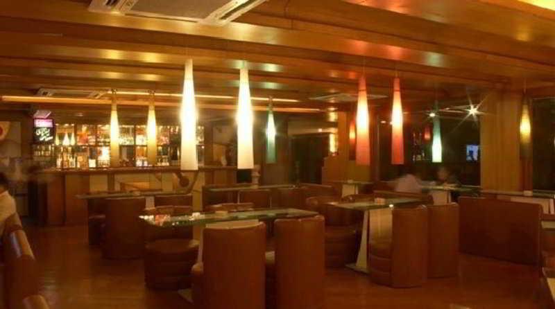 The Shelton Grand Hotel Bangalore Dış mekan fotoğraf