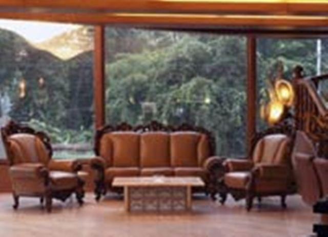 The Shelton Grand Hotel Bangalore Dış mekan fotoğraf